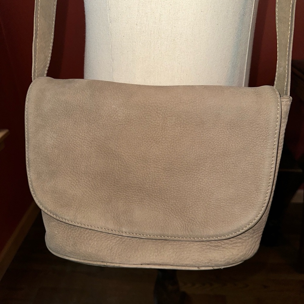 Vintage Coach 4935 Sand